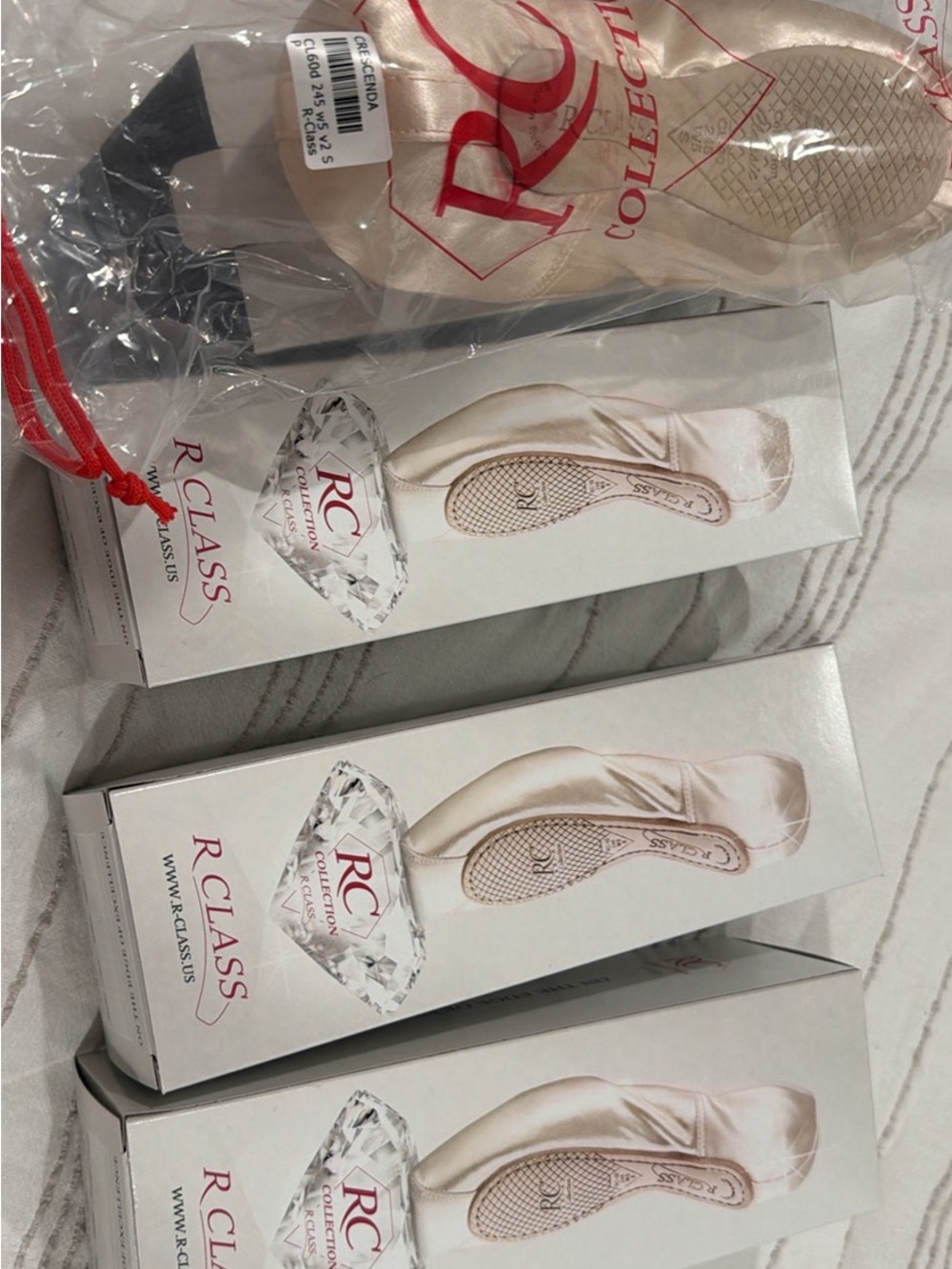 R Class Ballet Pointe Shoes - Crescenda CL60 245 W5 V2 S - brand new